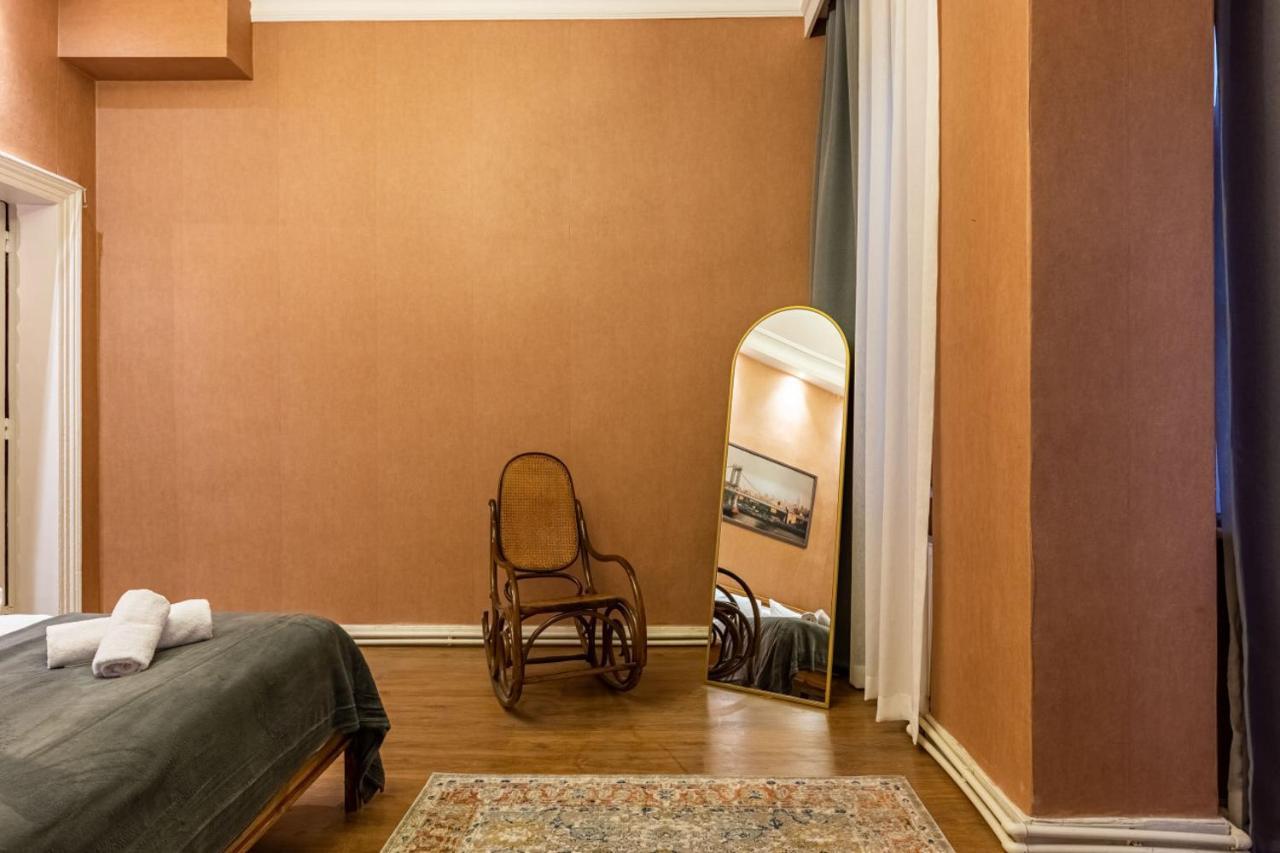 Historical Flat With A Lovely Sea View In Beyoglu Istanbul Exterior foto